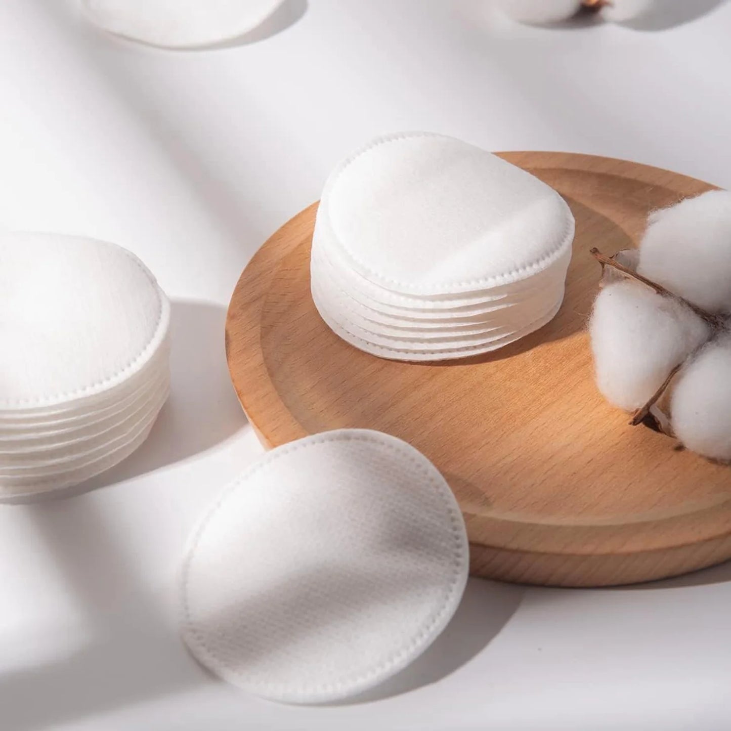 Premium Lint-Free Makeup Cotton Pads – Smooth & Non-Irritating