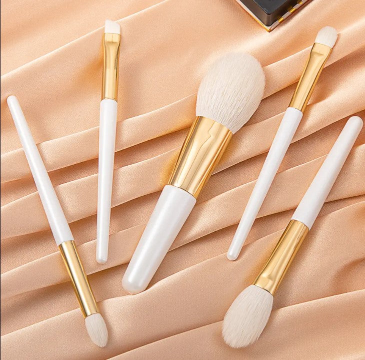 Blush & Contour Brush – Angled Design for Perfect Definition