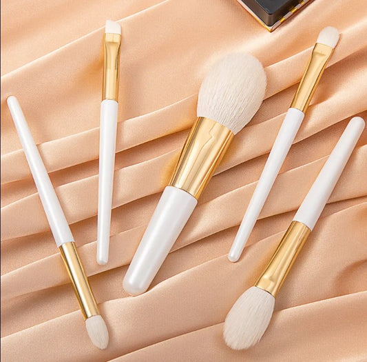 Blush & Contour Brush – Angled Design for Perfect Definition